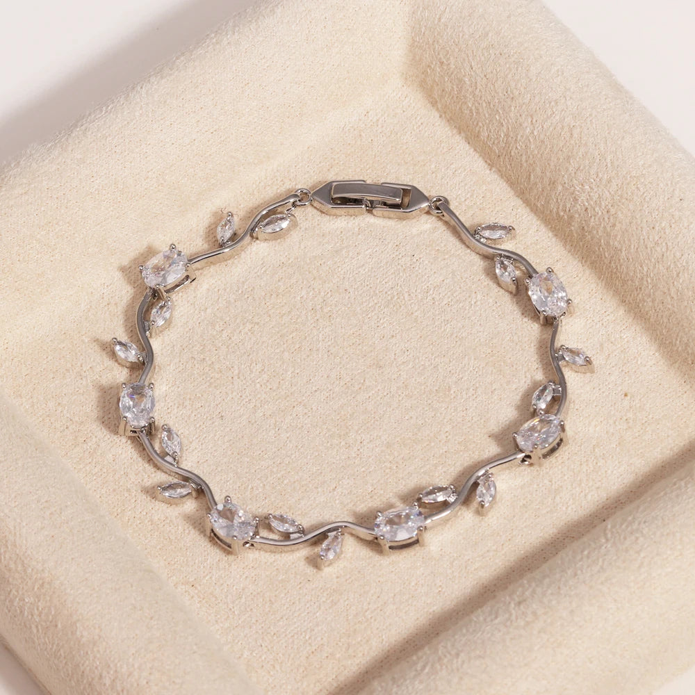 Misty and Molly Tulip Harmony Charm Bracelet Crystal 18k Gold-Plated