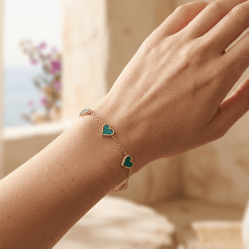 5 Heart Motif Bracelet in Green - Ellavore