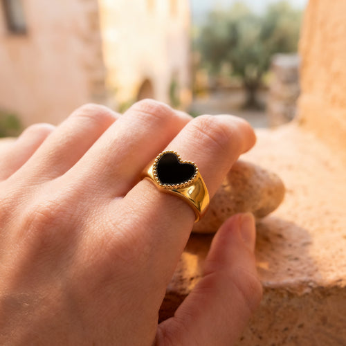 Black Heart Stone Gold Ring