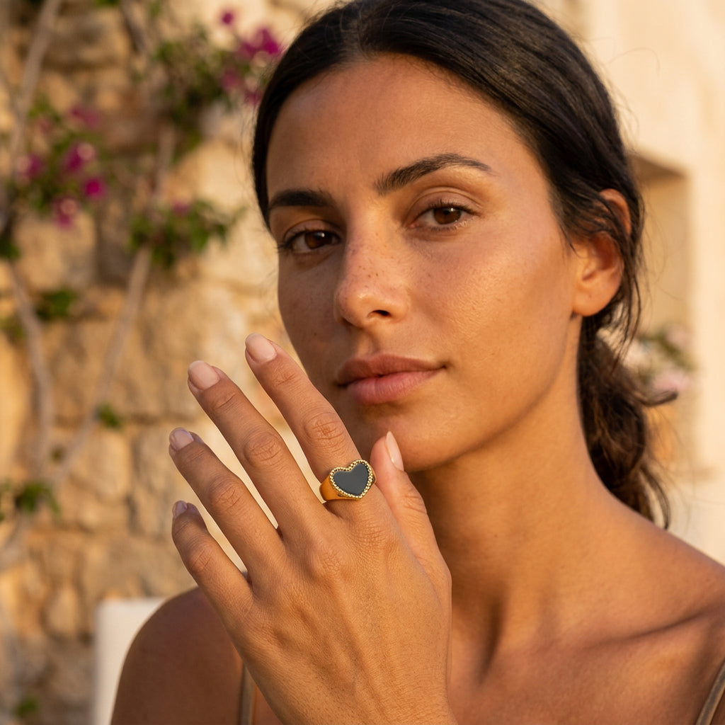 Black Heart Stone Gold Ring