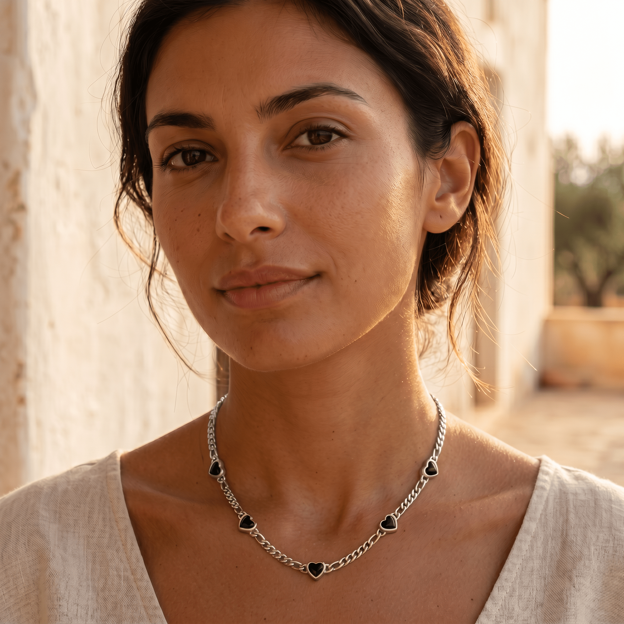 The Elorie 5 Heart Motif Necklace in Silver - Ellavore