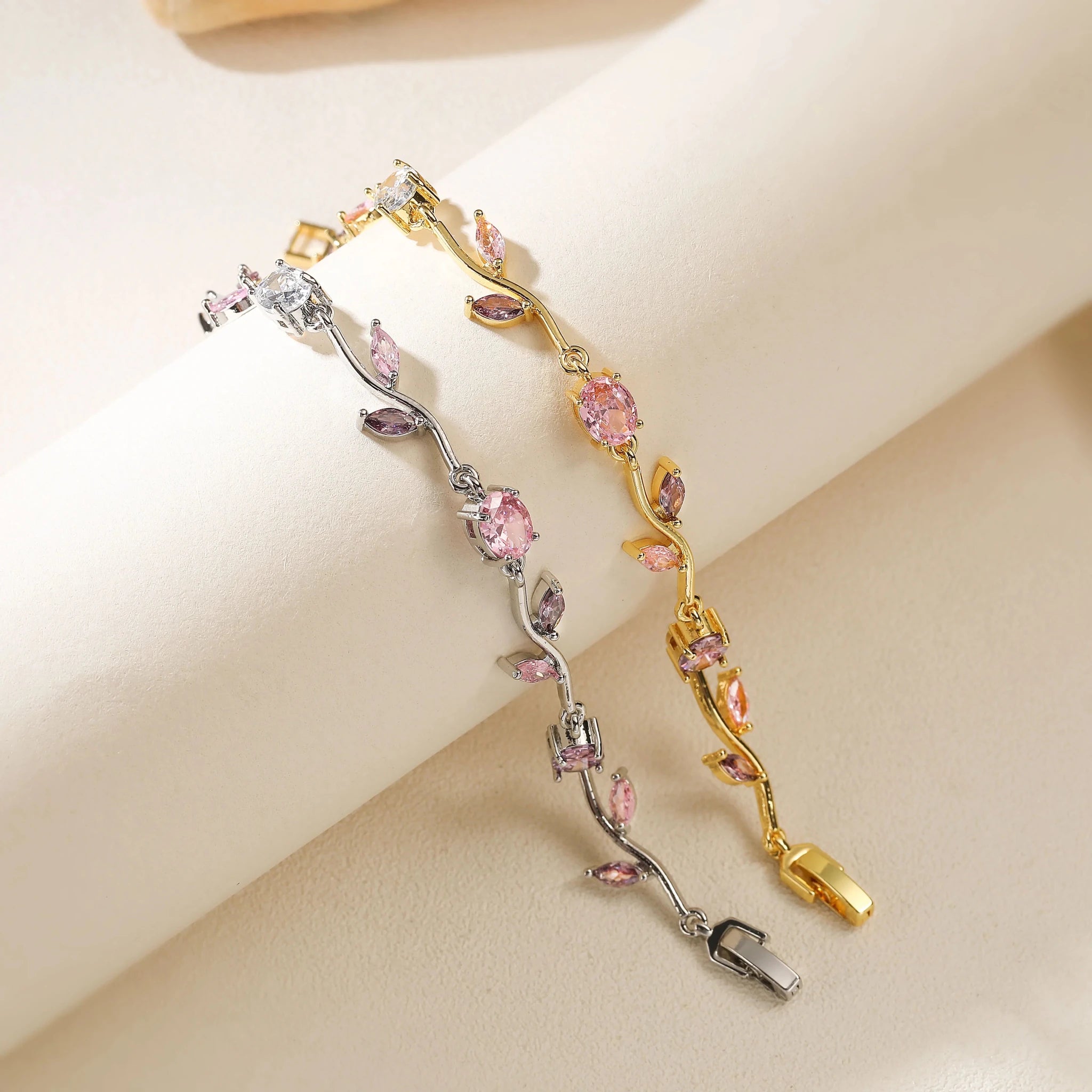 Tulip Harmony Charm Bracelet Crystal 18k Gold-Plated - Ellavore