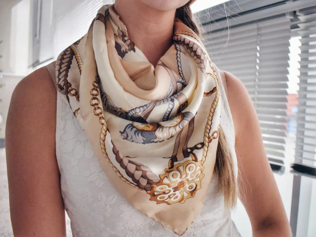 Silk scarves helps improve looks of women to a elegant one! 