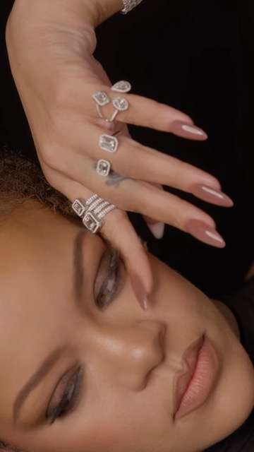 Rihanna’s Bold elegant Rings style