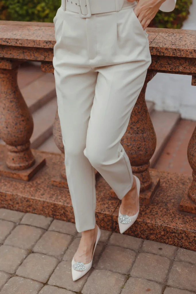 How to Look classy and elegant with tailored trousers for women