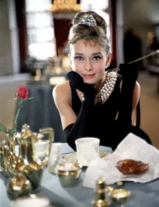 Audrey Hepburn’s Effortless Chic in breakfast at tiffanys