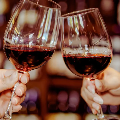 Top Elegant Conversation Starters for Sophisticated First Impressions